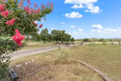 11902 Lower Crabapple Rd, Fredericksburg, TX 78624 - Photo 16