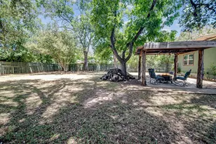 510 S Columbus, Fredericksburg, TX 78624 - Photo 24