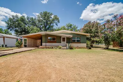 510 S Columbus, Fredericksburg, TX 78624 - Photo 2