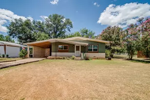510 S Columbus, Fredericksburg, TX 78624 - Photo 2