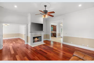 408 W Creek St, Fredericksburg, TX 78624 - Photo 6