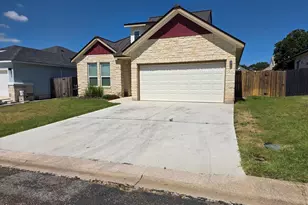 227 Dudley Wy, Fredericksburg, TX 78624 - Photo 2