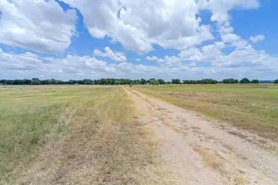 497 Luckenbach Rd, Fredericksburg, TX 78624 - Photo 2
