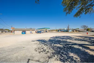 1812 Water St, Kerrville, TX 78028 - Photo 6