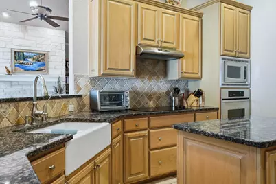 2140 Hedgestone, Fredericksburg, TX 78624 - Photo 10
