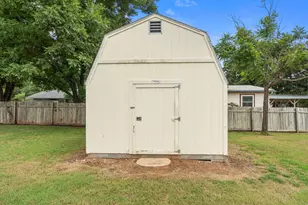 514 Bluebonnet, Fredericksburg, TX 78624 - Photo 20