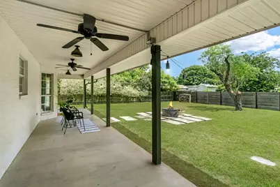 803 N Bowie, Fredericksburg, TX 78624 - Photo 26