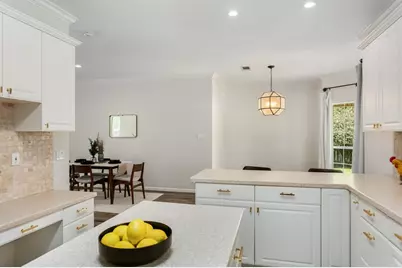 803 N Bowie, Fredericksburg, TX 78624 - Photo 10