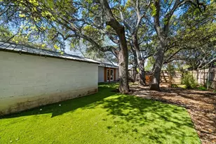 512 W Pecan St, Johnson City, TX 78636 - Photo 18