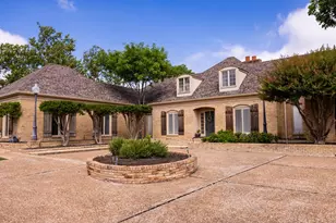 418 N Coronado Dr, Kerrville, TX 78028 - Photo 2