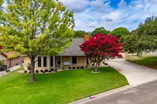 1445 N Gloucester Point, Kerrville, TX 78028 - Photo 24