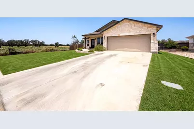 912 Smokey Oak Dr, Fredericksburg, TX 78624 - Photo 4