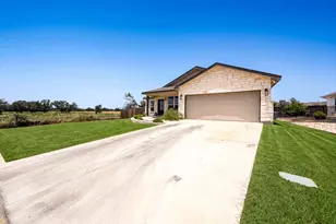 912 Smokey Oak Dr, Fredericksburg, TX 78624 - Photo 4