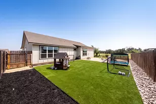 912 Smokey Oak Dr, Fredericksburg, TX 78624 - Photo 38