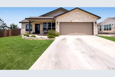 912 Smokey Oak Dr, Fredericksburg, TX 78624 - Photo 2