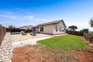 912 Smokey Oak Dr, Fredericksburg, TX 78624 - Photo 32