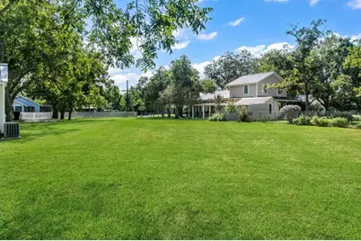 408 Fulton St, Fredericksburg, TX 78624 - Photo 6