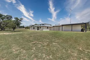622 Paradise Ranch Rd, Fredericksburg, TX 78624 - Photo 4