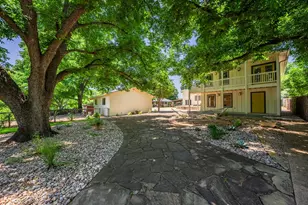 311 S Crockett St, Fredericksburg, TX 78624 - Photo 44
