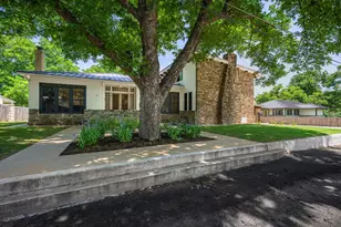 311 S Crockett St, Fredericksburg, TX 78624 - Photo 10