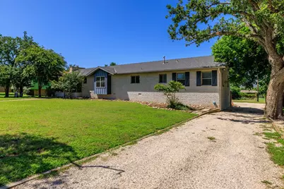 1009 W Main St, Kerrville, TX 78028 - Photo 46