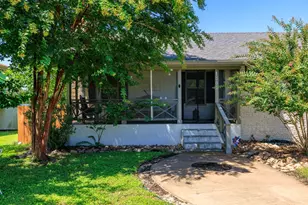 1009 W Main St, Kerrville, TX 78028 - Photo 44
