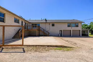 1009 W Main St, Kerrville, TX 78028 - Photo 48