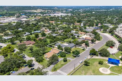 1009 W Main St, Kerrville, TX 78028 - Photo 52