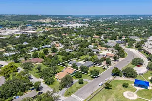 1009 W Main St, Kerrville, TX 78028 - Photo 52