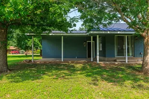 114 N Crestwood Dr, Fredericksburg, TX 78624 - Photo 4