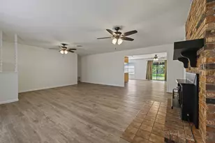 114 N Crestwood Dr, Fredericksburg, TX 78624 - Photo 8