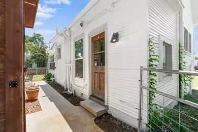 307 S Creek St, Fredericksburg, TX 78624 - Photo 26