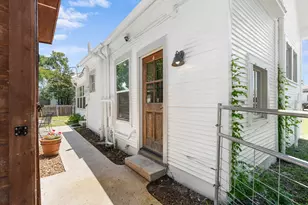 307 S Creek St, Fredericksburg, TX 78624 - Photo 26
