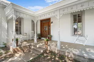 307 S Creek St, Fredericksburg, TX 78624 - Photo 2