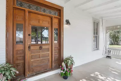 307 S Creek St, Fredericksburg, TX 78624 - Photo 4