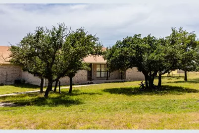 5078 Friedrich Rd, Fredericksburg, TX 78624 - Photo 2