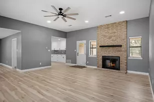 5078 Friedrich Rd, Fredericksburg, TX 78624 - Photo 6