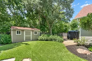404 N Pecan St, Fredericksburg, TX 78624 - Photo 32