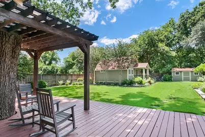 404 N Pecan St, Fredericksburg, TX 78624 - Photo 34