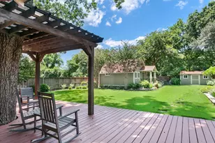 404 N Pecan St, Fredericksburg, TX 78624 - Photo 34