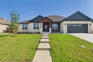110 Parlin Ln, Fredericksburg, TX 78624 - Photo 2