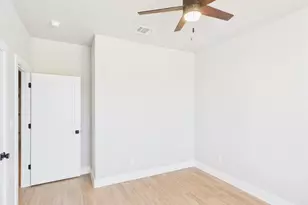 110 Parlin Ln, Fredericksburg, TX 78624 - Photo 16