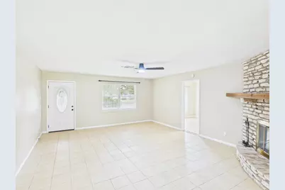 328 Glenmoor Dr, Fredericksburg, TX 78624 - Photo 4