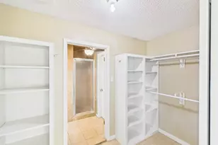 328 Glenmoor Dr, Fredericksburg, TX 78624 - Photo 10