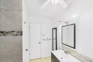 328 Glenmoor Dr, Fredericksburg, TX 78624 - Photo 20