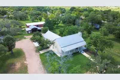 2747 Lower Crabapple Rd, Fredericksburg, TX 78624 - Photo 2