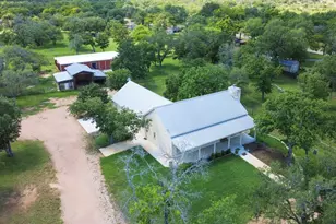 2747 Lower Crabapple Rd, Fredericksburg, TX 78624 - Photo 2