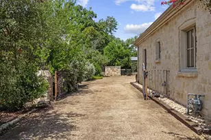 208 W Schubert St, Fredericksburg, TX 78624 - Photo 46