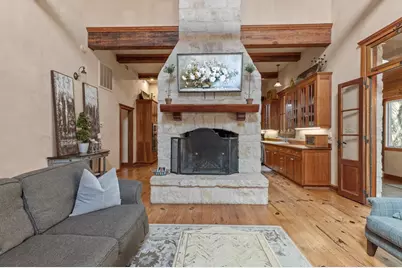 208 W Schubert St, Fredericksburg, TX 78624 - Photo 2