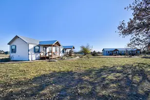 871 Old Harper Rd, Fredericksburg, TX 78624 - Photo 2